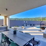 One By Interhome