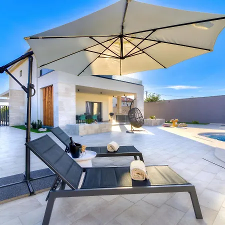One By Interhome *
