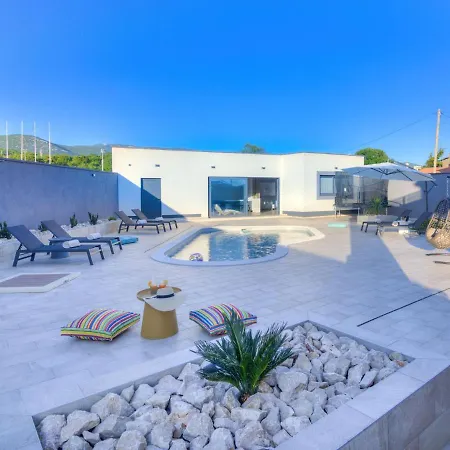 One By Interhome Villa *