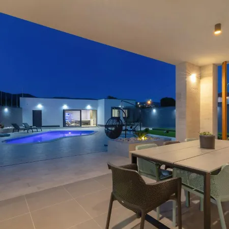 One By Interhome Willa *