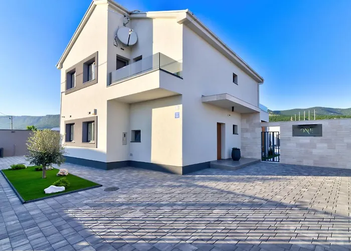 One By Interhome *